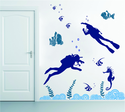 מדבקת קיר - צוללנים בים