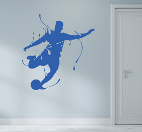 מדבקת קיר - שחקן כדורגל בועט בכדור 2019