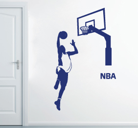 מדבקת קיר - שחקן כדורסל מטביע
