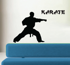 מדבקת קיר - דמות קראטה וטקסט