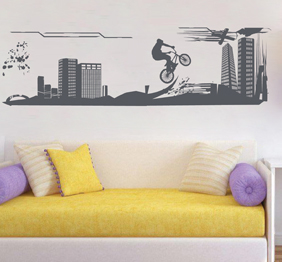 מדבקת קיר - אופניים על רקע בניינים