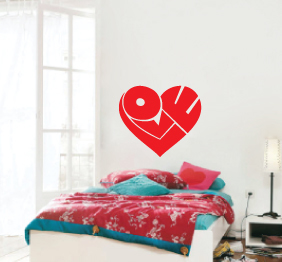 מדבקת קיר - אהבה בצורת לב