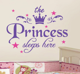 מדבקת קיר - הנסיכה ישנה כאן